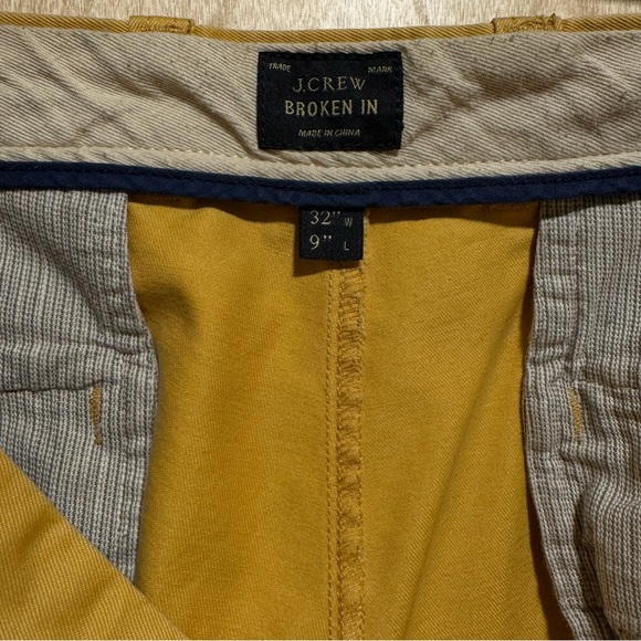 J. Crew Broken In 9” Relaxed Fit Short - Picture 5 of 6